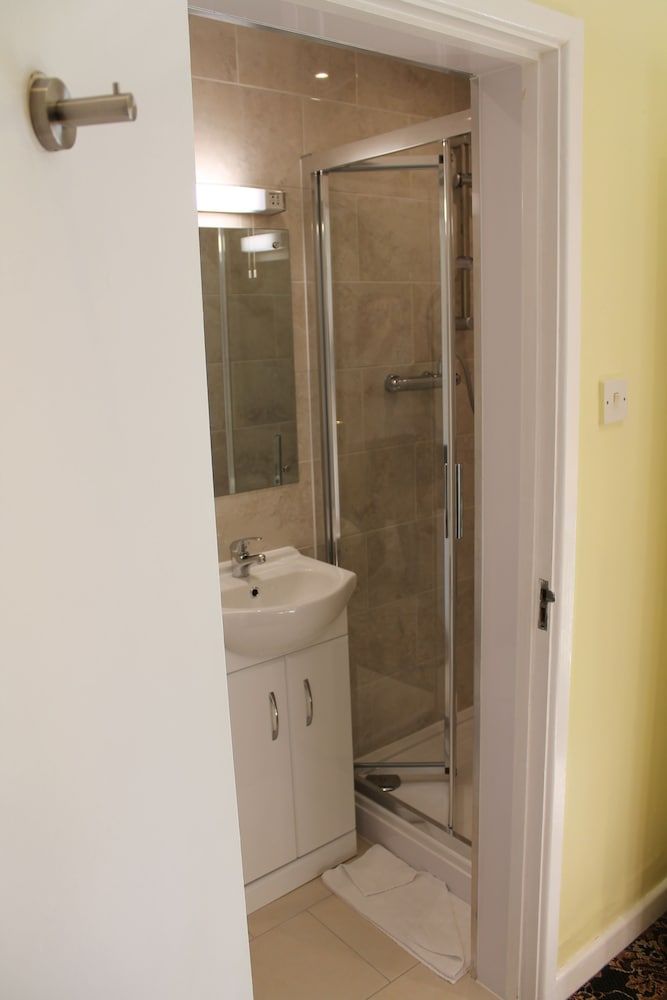 Abbey House Hotel Comfort Double or Twin Room 3