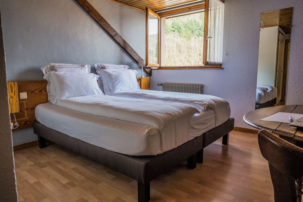 Au Vieux Moulin Double Room 16