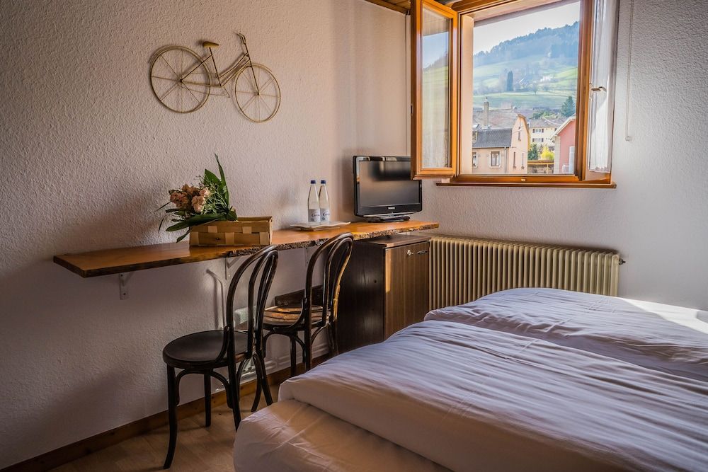 Au Vieux Moulin Double Room 8