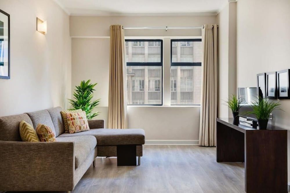 undefined 6-2 Bijoux 7