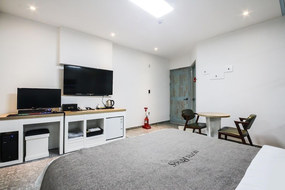 Rings Motel Economy Room, Terrace (A) (Disposable bed sheets, Bathtub) 11