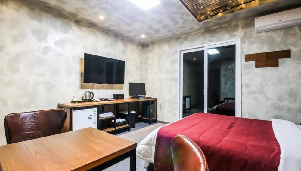 Rings Motel Premium Room, Terrace (B) (Disposable bed sheets, Bathtub) 6