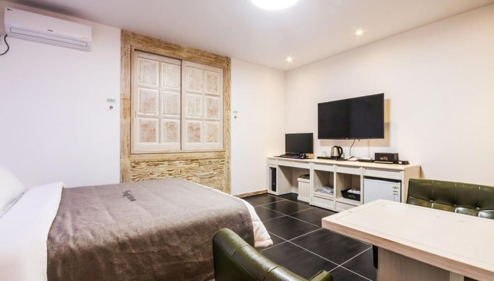 Rings Motel Standard Room, 1 Queen Bed (Disposable bed sheets, Bathtub) 8