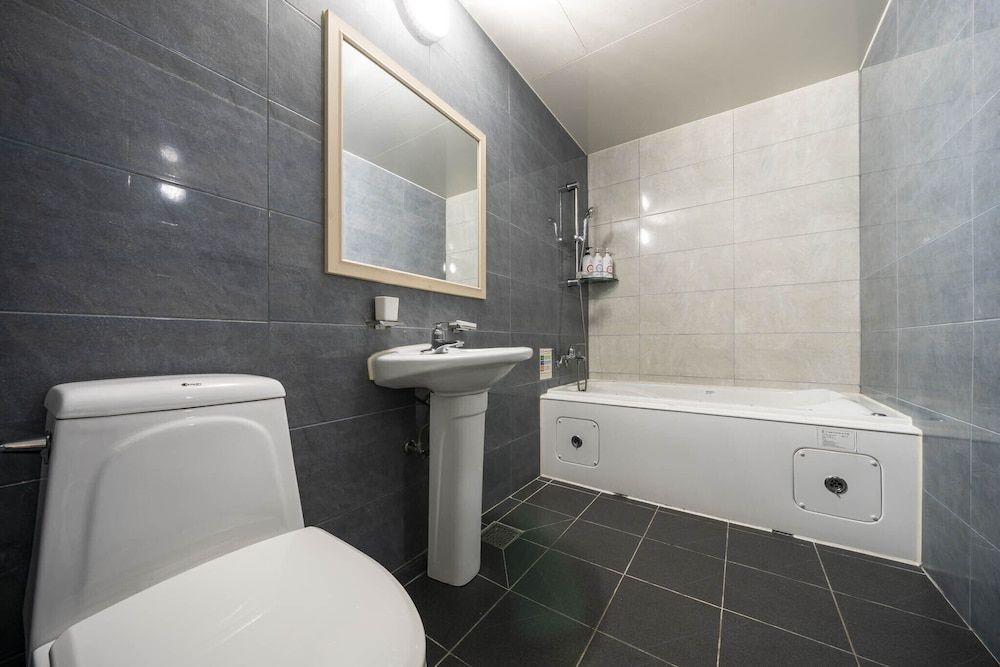 Rings Motel Economy Room, Terrace (A) (Disposable bed sheets, Bathtub) 5