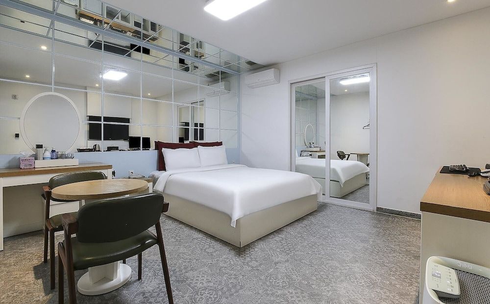 Rings Motel Economy Room, Terrace (A) (Disposable bed sheets, Bathtub) 2