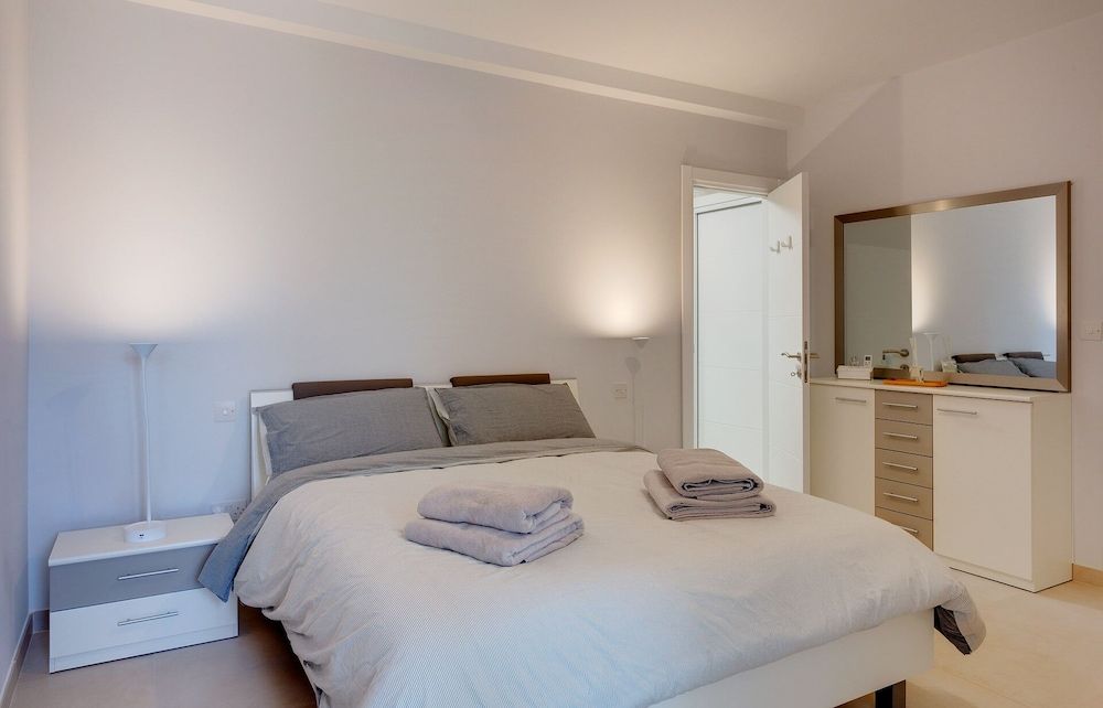 Apartment (2 Bedrooms)