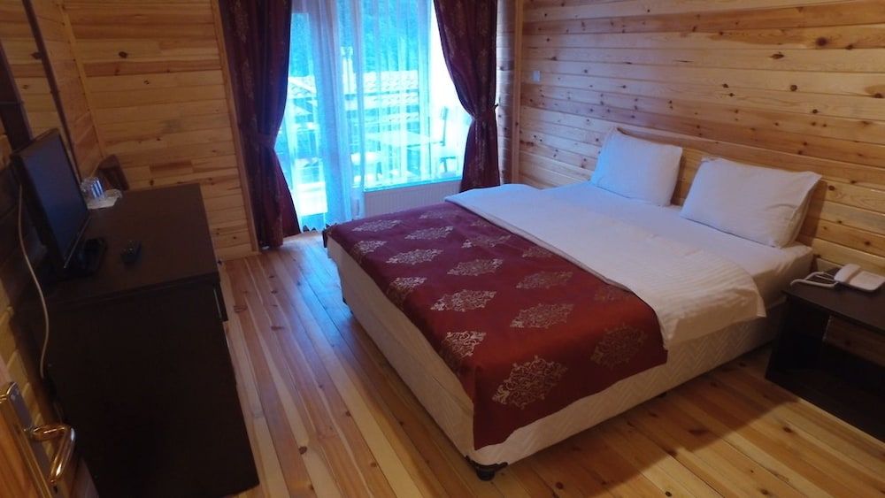 Abant Kartal Yuvasi Hotel Standard Quadruple Room 4