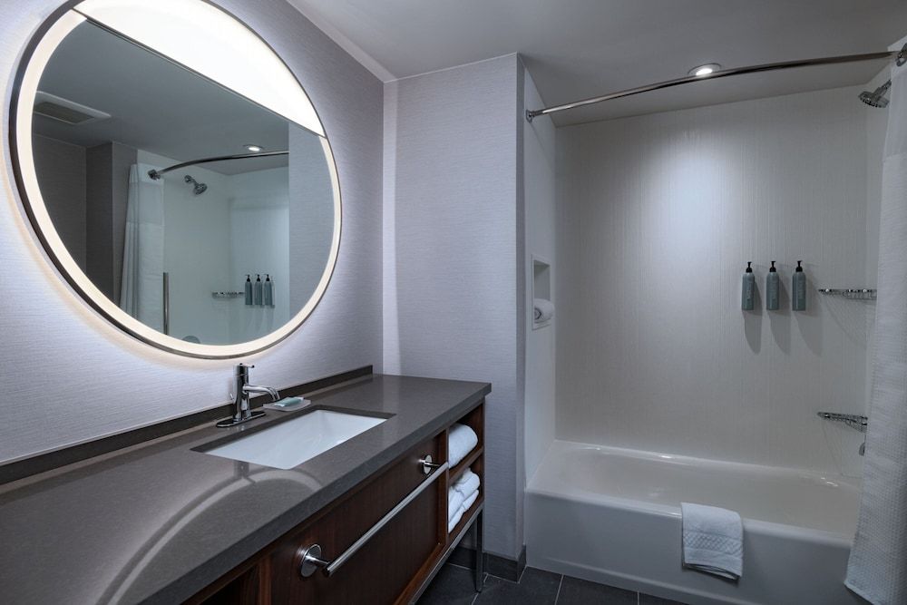 Room, 2 Queen Beds, Mountain View