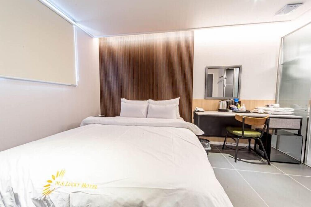 undefined M&Lucky Hotel 4