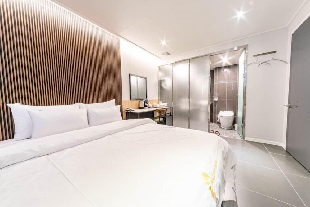 undefined M&Lucky Hotel 8