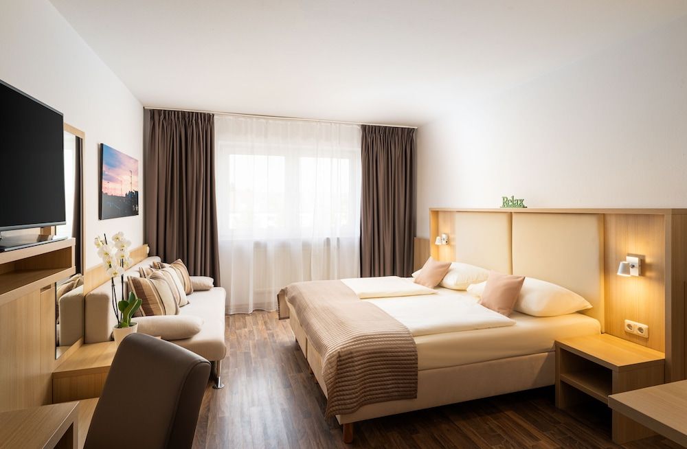 QU Hotel Augsburg Standard Double Room 2