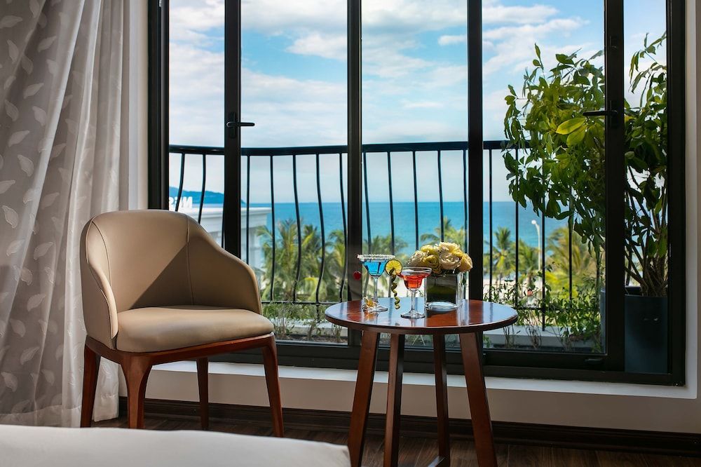 Nesta Hotel Da Nang Deluxe Twin Sea View 4