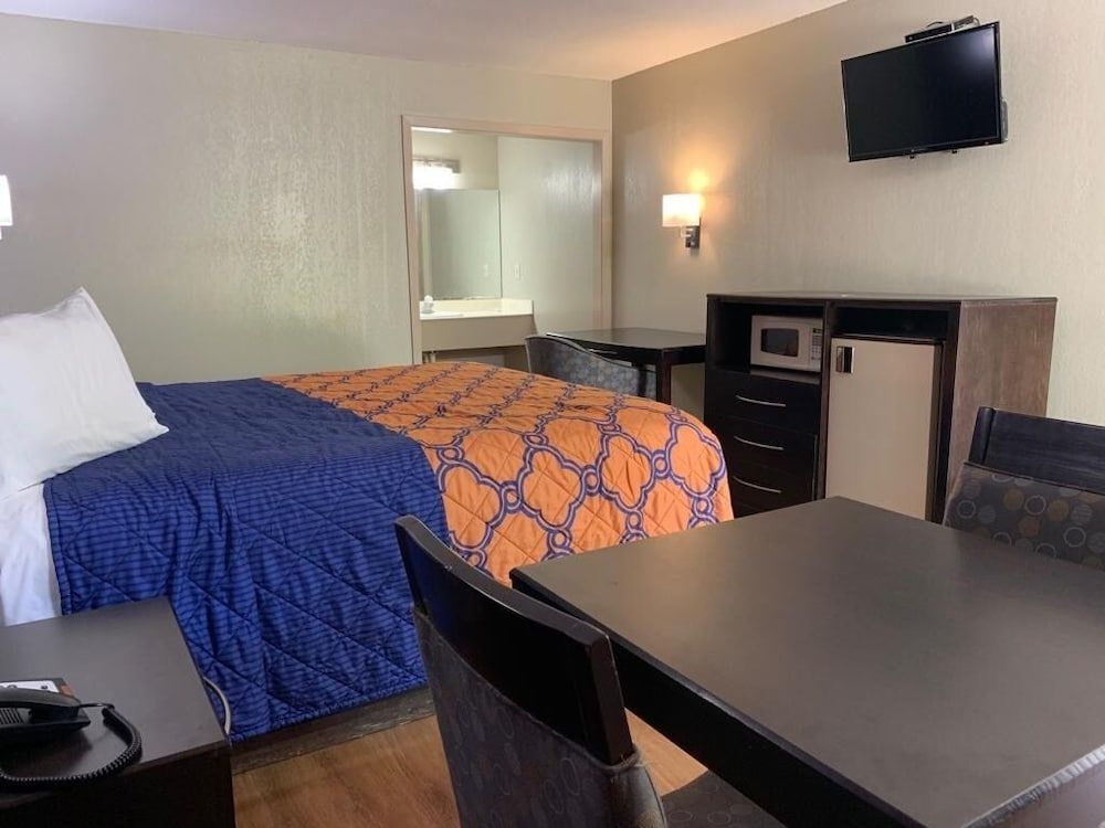 Standard Room, 1 King Bed, Smoking