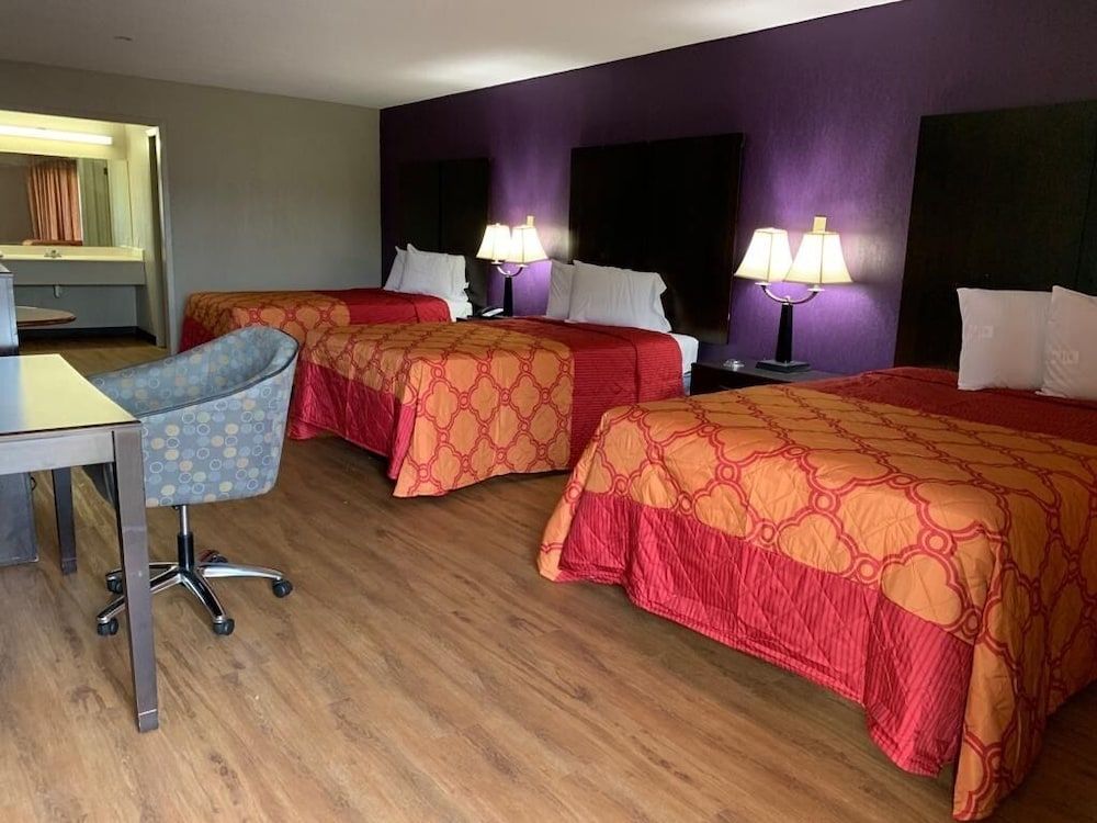 Economy Room