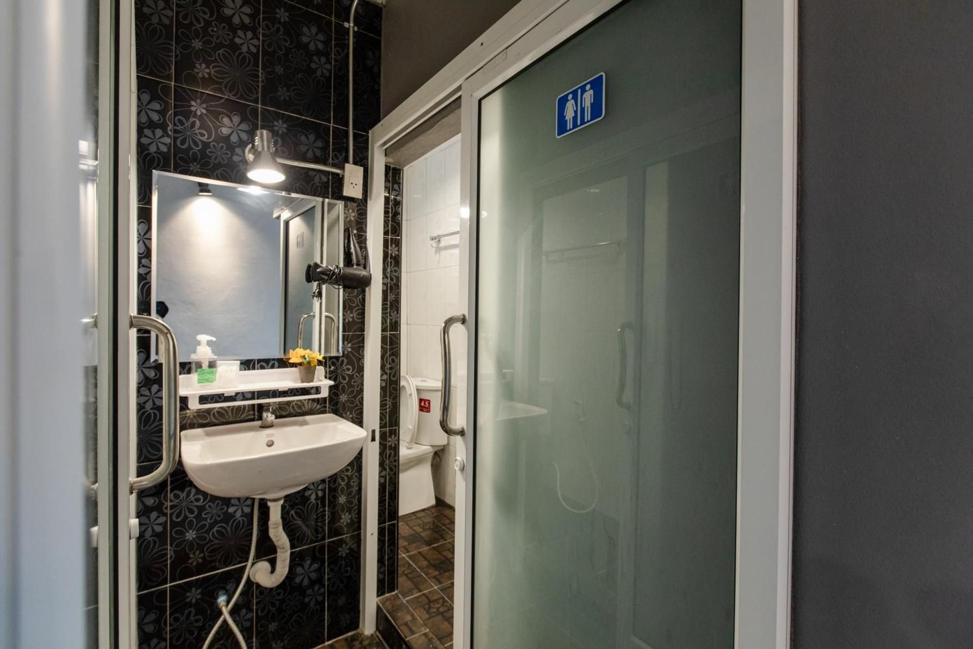 The Z Nite Hostel 1 Person in 4-Bed Dormitory with Shared Bathroom - Female Only 3