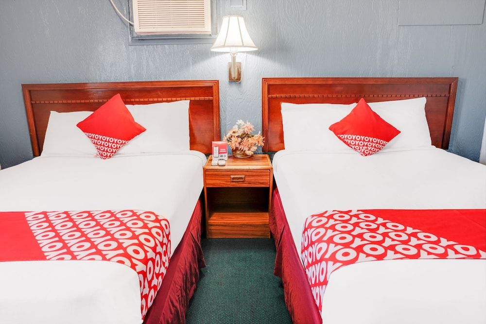 OYO Hotel Liberal, Kansas 1 Queen Bed & 2 Full Bed Smoking 3