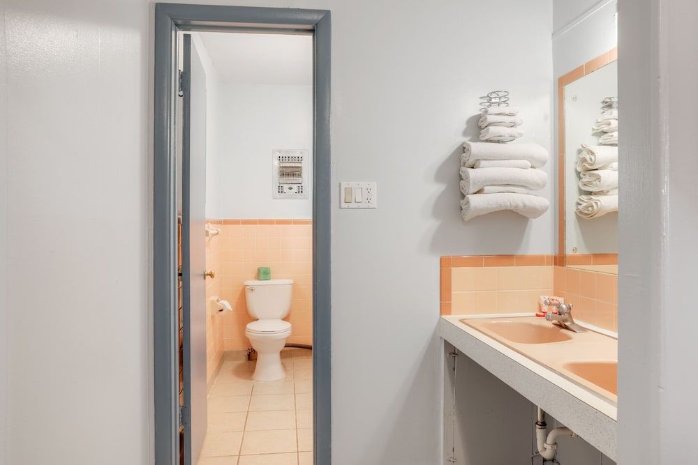 OYO Hotel Liberal, Kansas Room, 2 Queen Beds 9