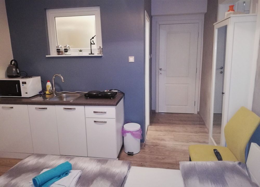 Angela Classic Rooms Business Studio 5