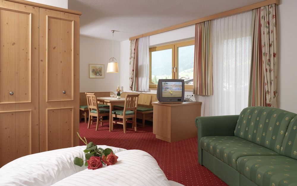 Hotel Augarten Family Room 6