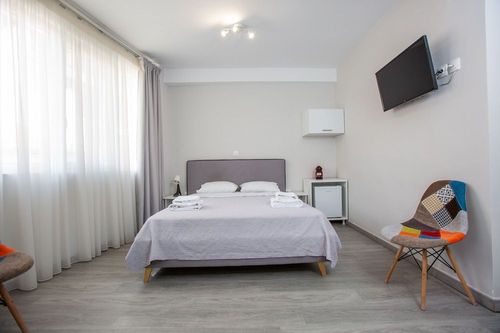 Grand Room, City View (1)