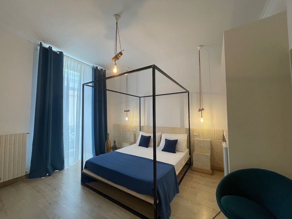 Casa D'Angiò Deluxe Room, Balcony 5