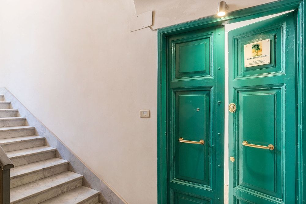 undefined Roma Station House 3