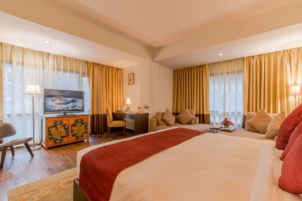 Junior Room, 1 King Bed