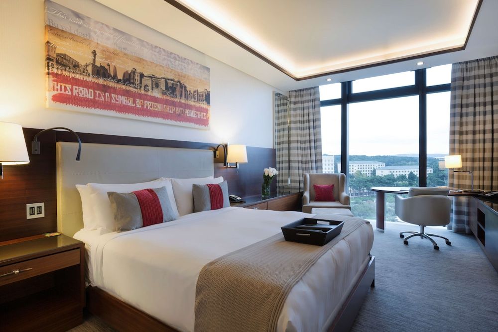 Fairmont Baku - Flame Towers Deluxe Room, 1 Double Bed, City View