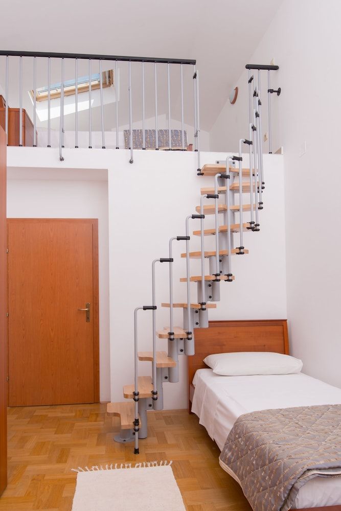 Comfort Apartment, 2 Bedrooms, Balcony (Split Level)