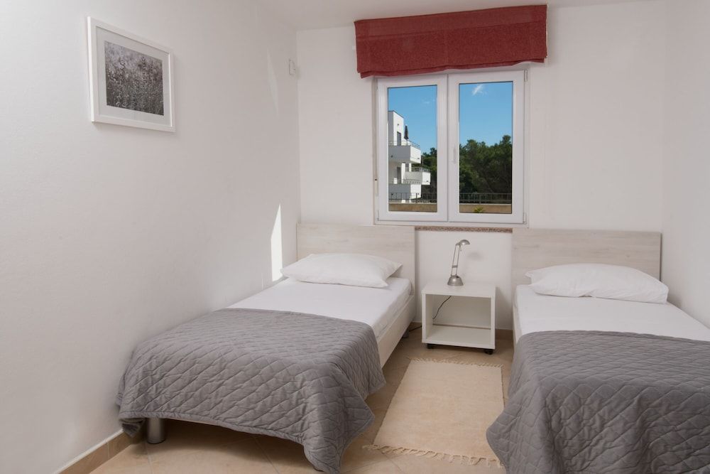 Superior Apartment, 2 Bedrooms, Poolside (Ground Floor)