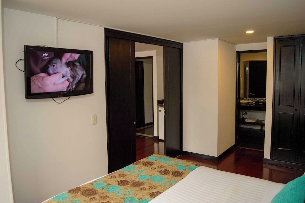 Hotel Confort 80 Zona Rosa Traditional Twin Room 10
