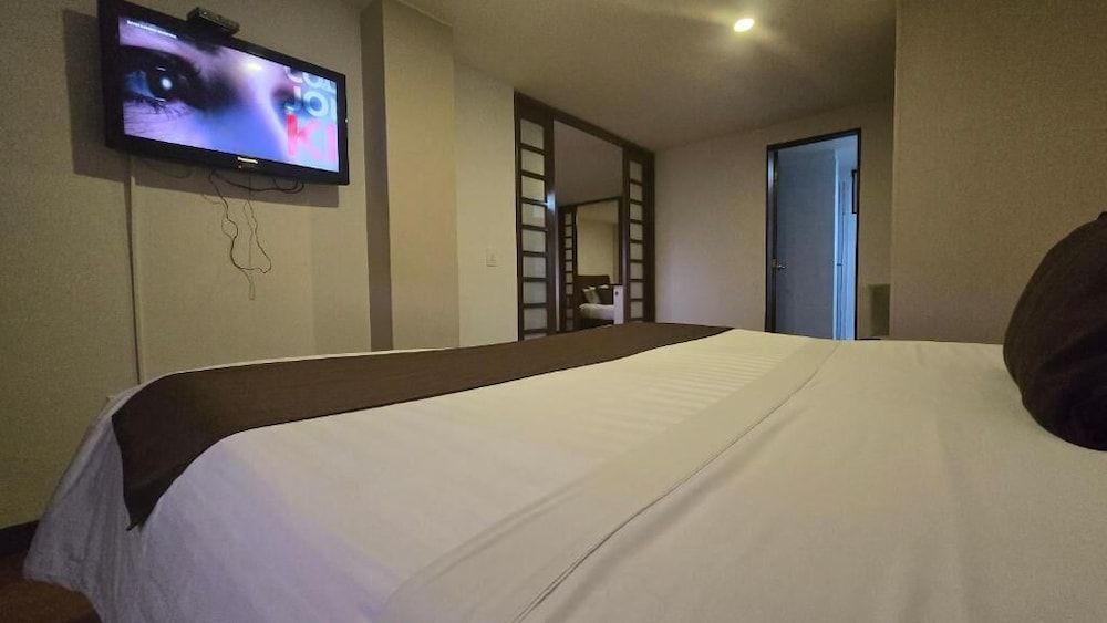 Hotel Confort 80 Zona Rosa Traditional Twin Room 4