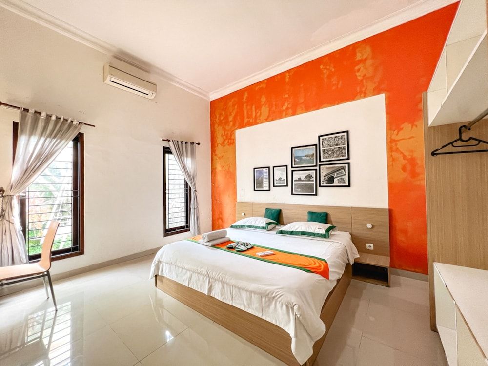 Homestay Sawitsari dekat Hartono Mall dan UGM by Simply Homy Family House, 3 Bedrooms