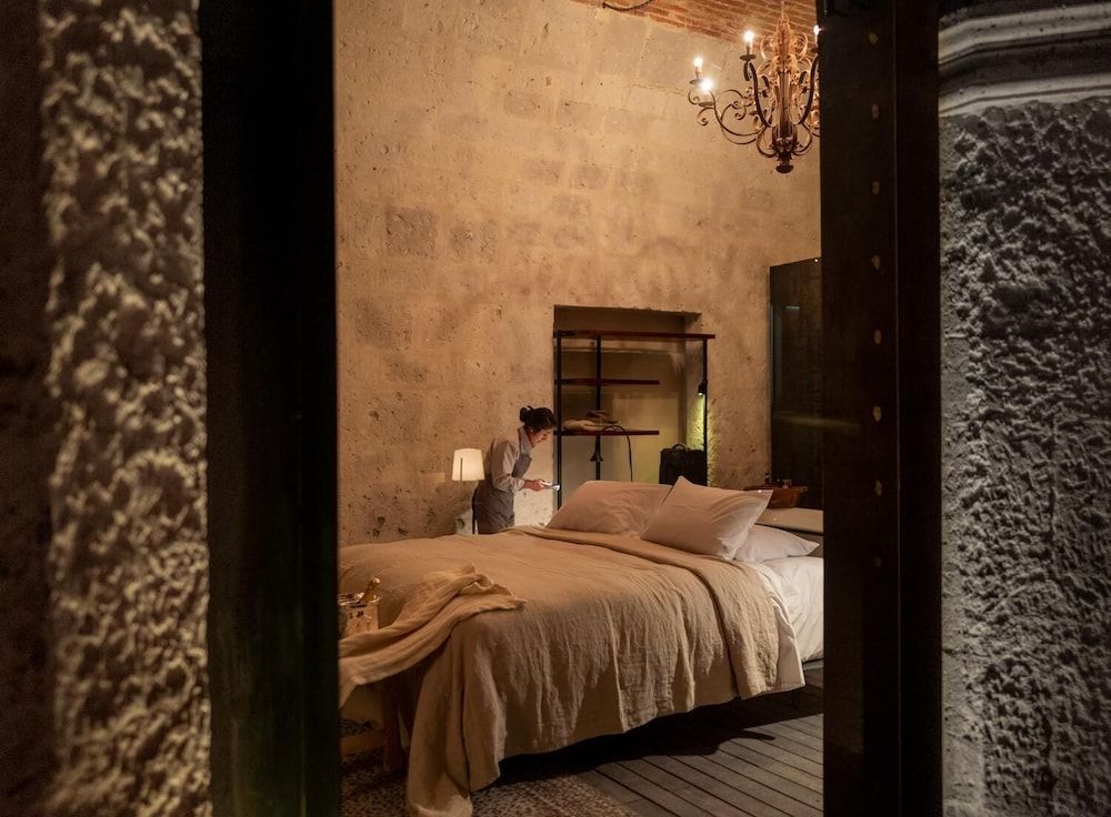 CIRQA - Relais & Châteaux Deluxe Room, 1 King Bed, Courtyard View