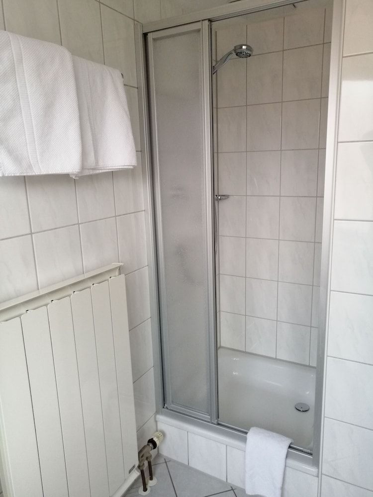 Hotel Garni Elisabeth Standard Double Room, Private Bathroom 4