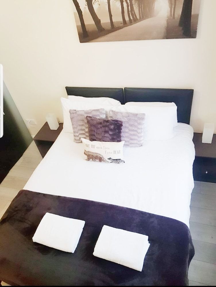 Cogie 55 Deluxe Double or Twin Room, Shared Bathroom, Garden View 3