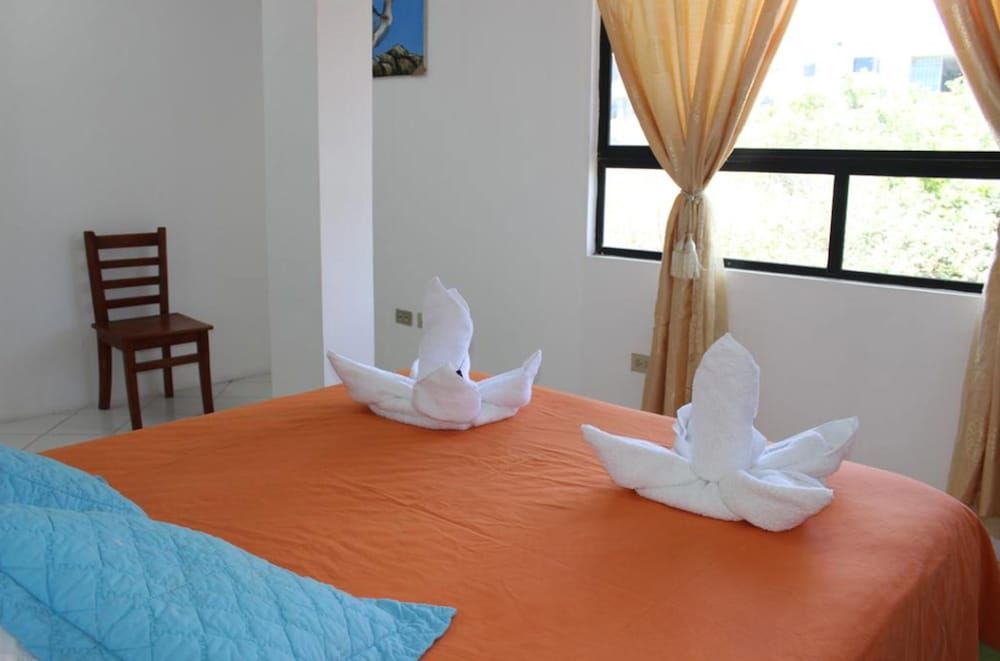 The Island Home Standard Room, 1 King Bed, City View 4