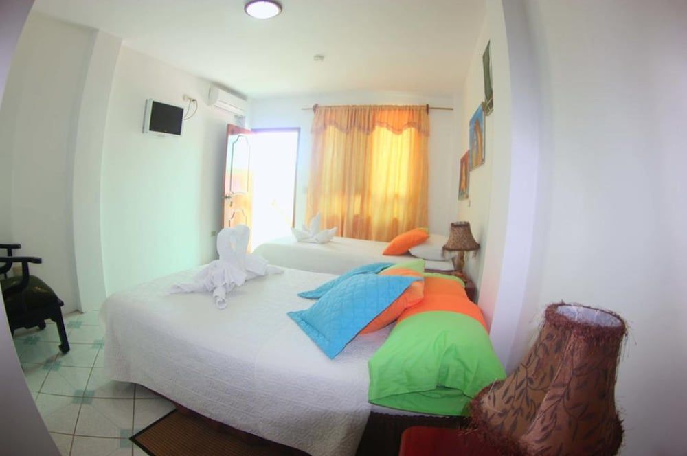 The Island Home Standard Twin Room, Non Smoking 2