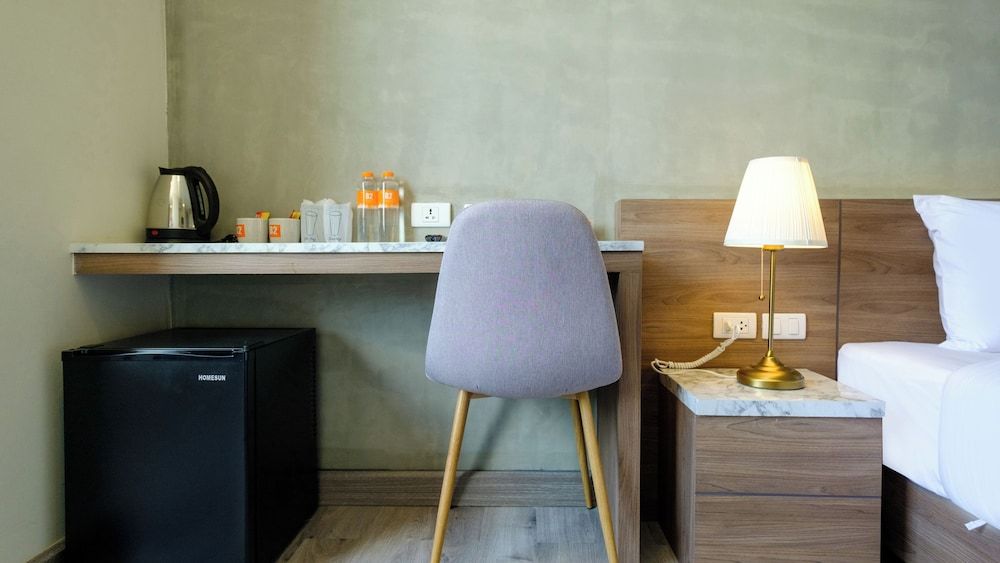 B2 Korat Premier Hotel Deluxe Double Room 5