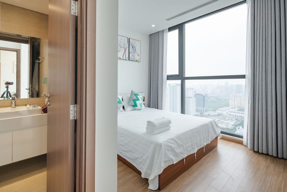 Luxury Apartment Vinhomes Skylake Luxury Apartment, 2 Bedrooms, City View, Tower 29