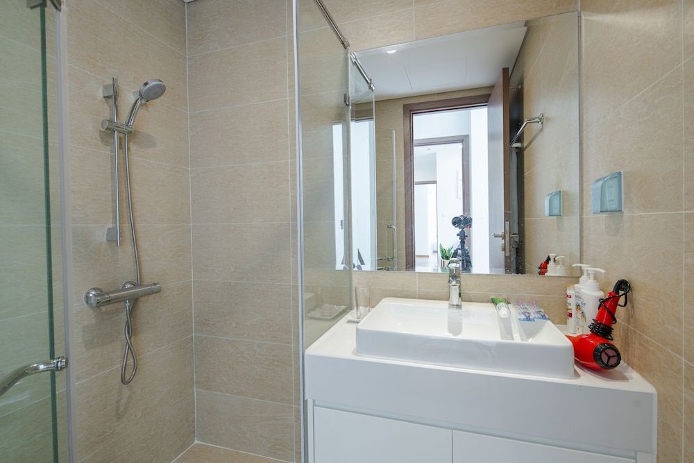 Luxury Apartment Vinhomes Skylake Luxury Apartment, 2 Bedrooms, City View, Tower 28