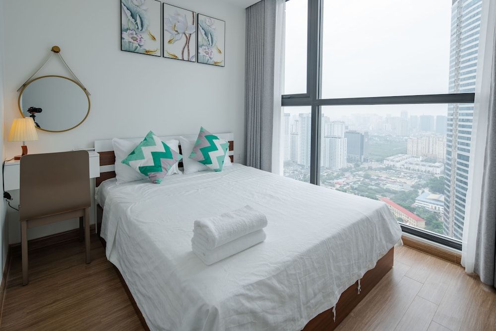 Luxury Apartment Vinhomes Skylake Luxury Apartment, 2 Bedrooms, City View, Tower 7