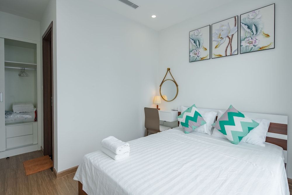 Luxury Apartment Vinhomes Skylake Luxury Apartment, 2 Bedrooms, City View, Tower 6