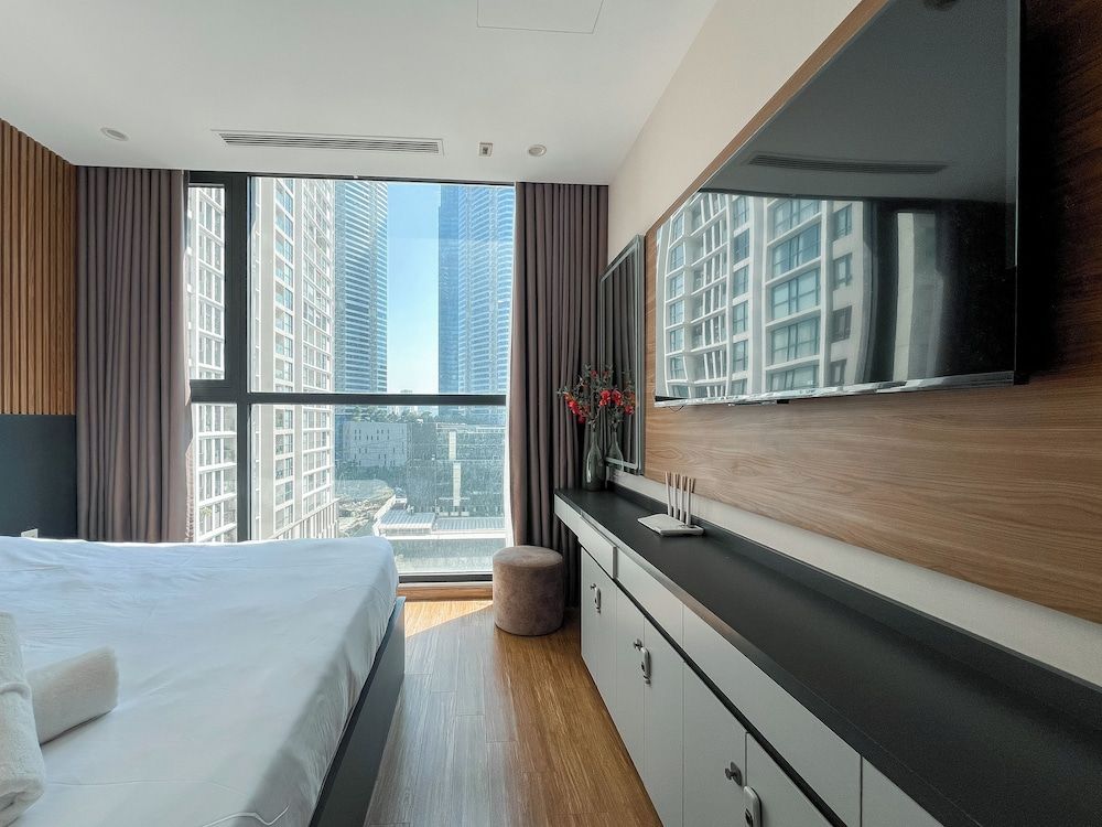 Luxury Apartment Vinhomes Skylake Luxury Apartment, 2 Bedrooms, City View, Tower 9