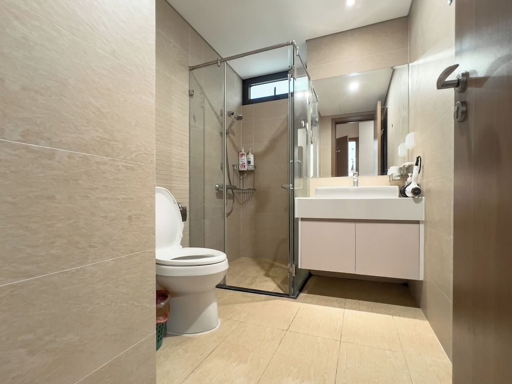 Luxury Apartment Vinhomes Skylake Luxury Apartment, 2 Bedrooms, City View, Tower 28