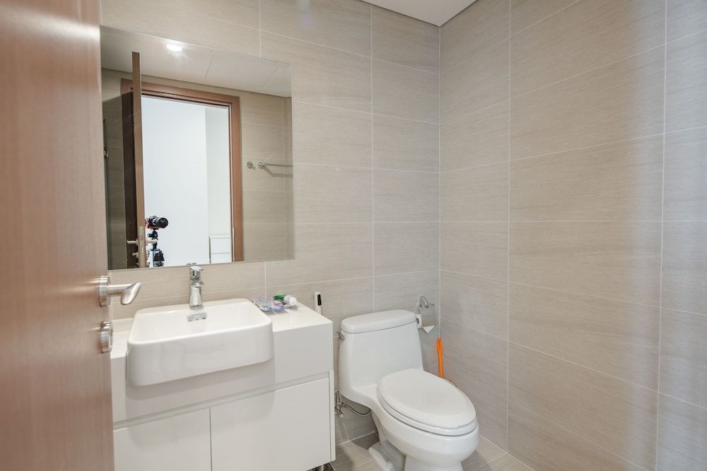 Luxury Apartment Vinhomes Skylake Luxury Apartment, 2 Bedrooms, City View, Tower 23