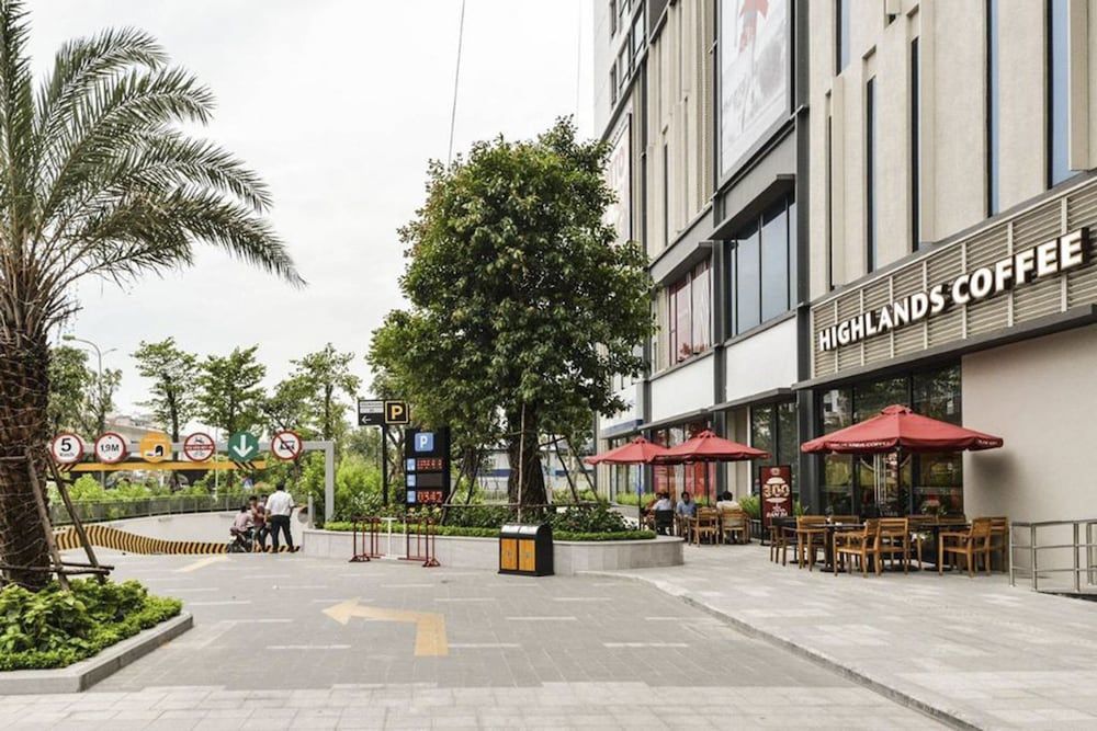 undefined Luxury Apartment Vinhomes Skylake 2