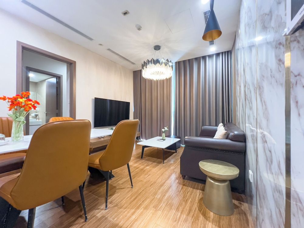 Luxury Apartment Vinhomes Skylake Luxury Apartment, 2 Bedrooms, City View, Tower 45