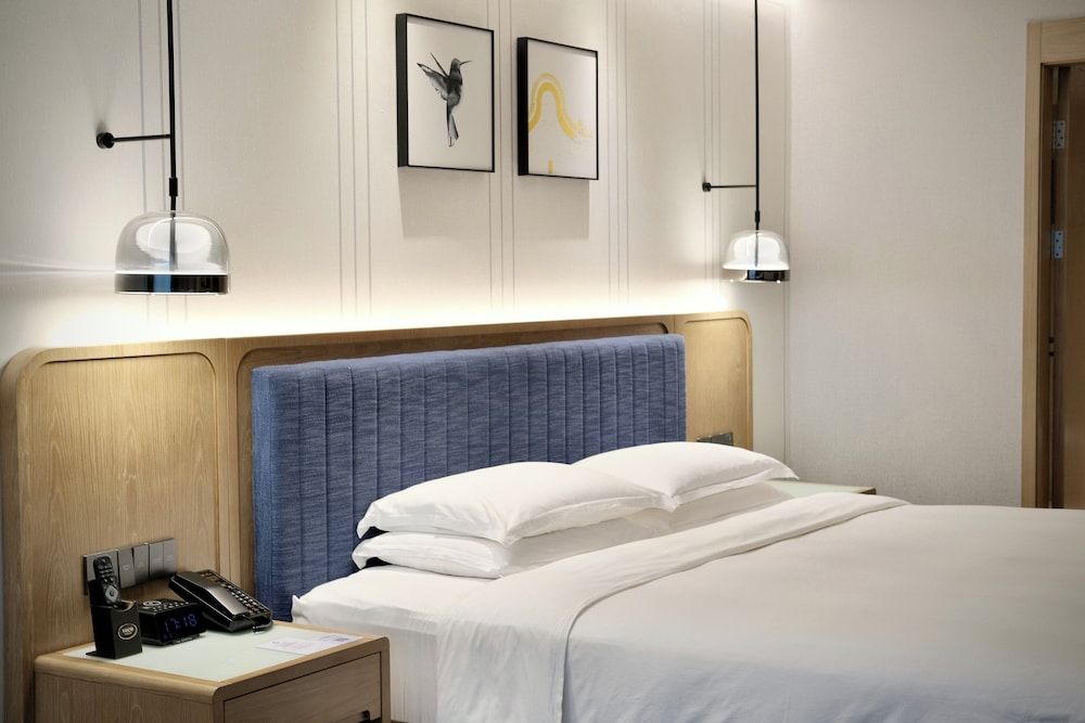 voco Guangzhou Shifu by IHG Standard Room 2