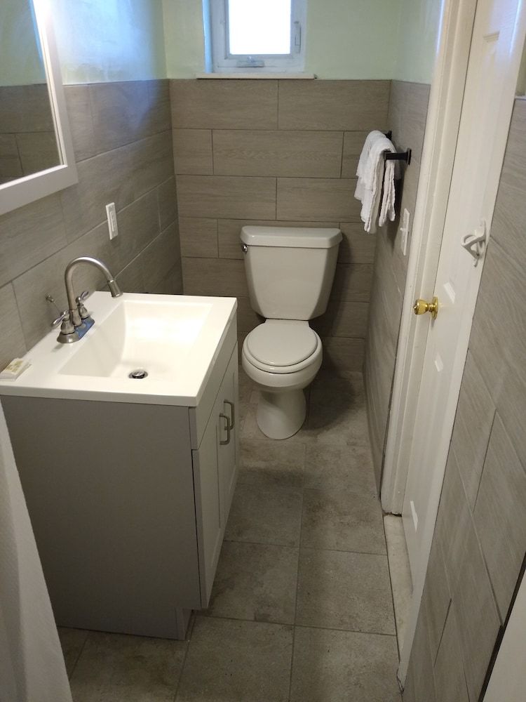 Laurel Notch Motel Classic Single Room 11